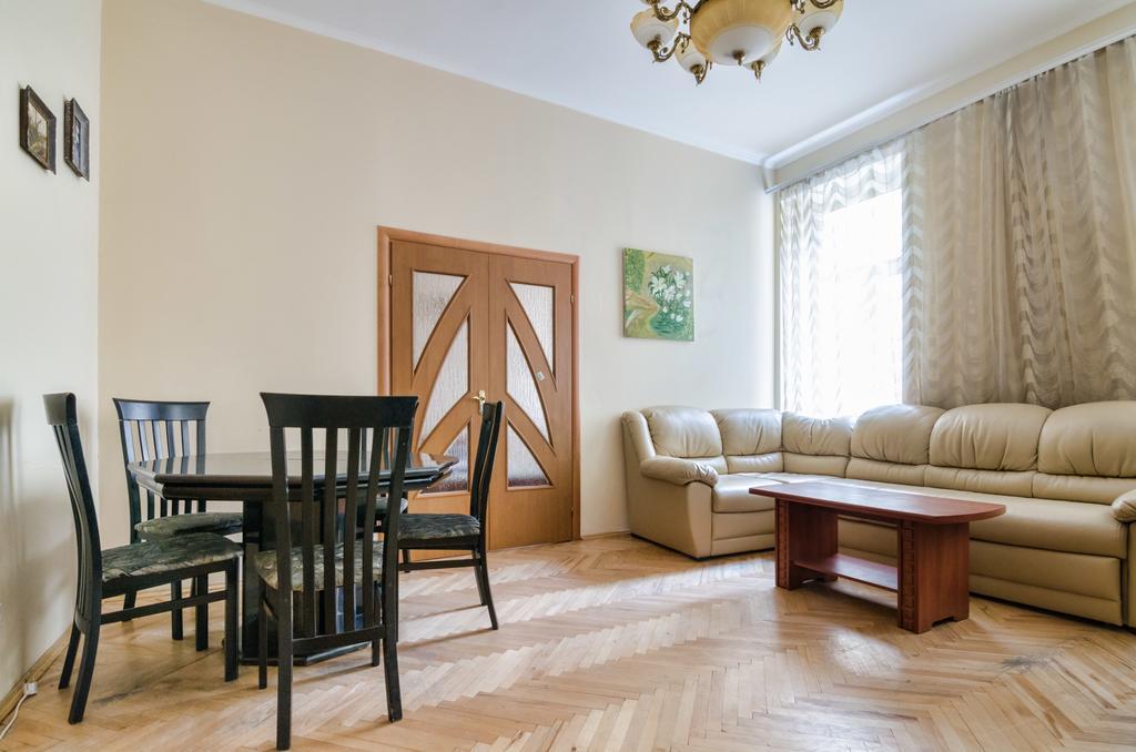 Leogrand Apartments Teodora 3 Lviv Buitenkant foto
